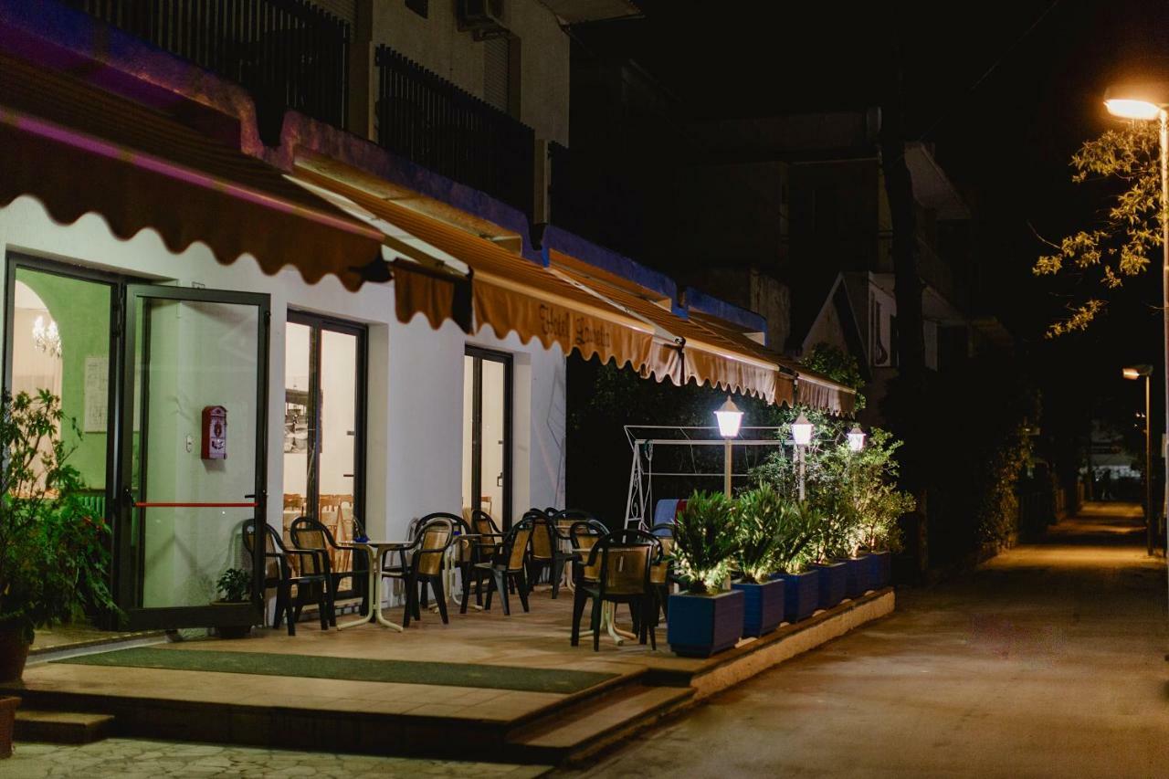 Hotel Lauretta 벨레지아아지마리나 외부 사진