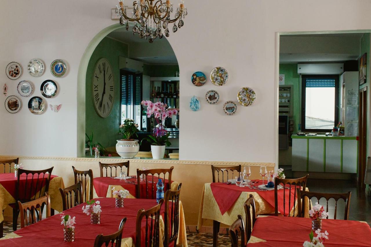 Hotel Lauretta 벨레지아아지마리나 외부 사진